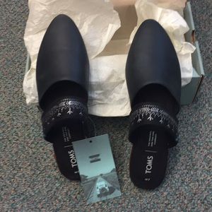 Toms Black Leather Jutti Mule